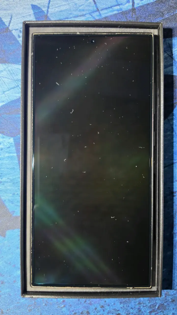 Samsung Galaxy S24 Ultra con caja - 3