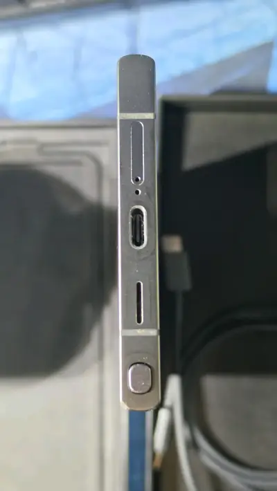 Samsung Galaxy S24 Ultra con caja - miniatura 5