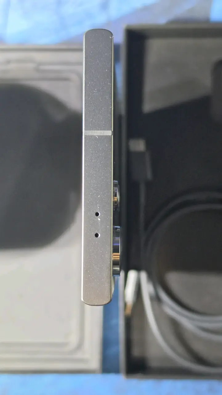 Samsung Galaxy S24 Ultra con caja - 6