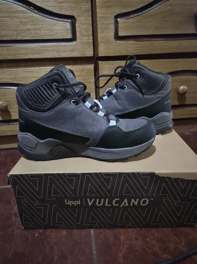 Botas de trekking Lippi Vulcano negras