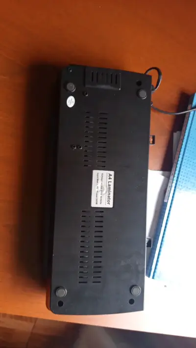 Plastificadora térmica compacta de oficina - miniatura 2