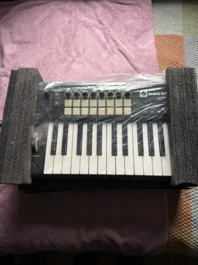 Controlador MIDI Novation Launchkey 25 mk2 - miniatura 4