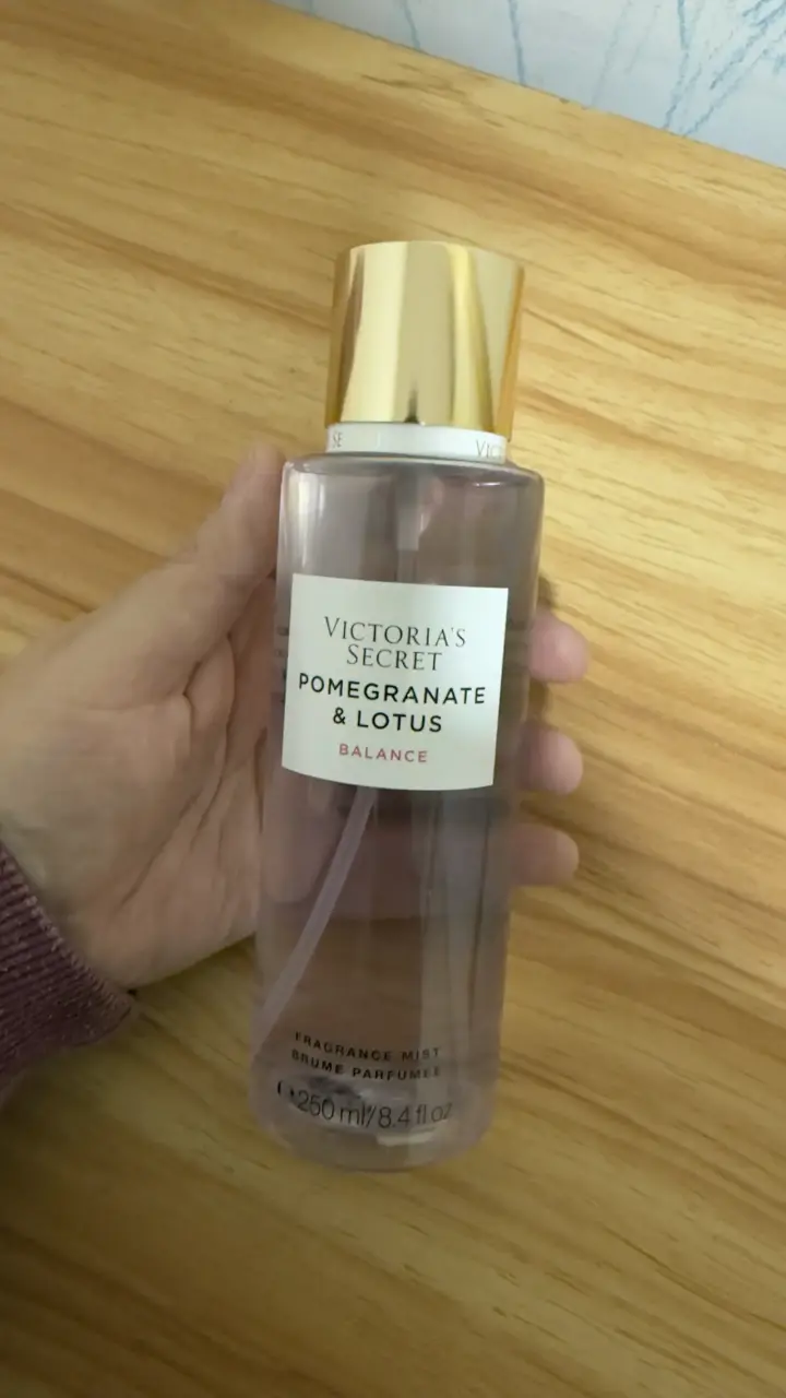 Body Mist Victoria's Secret Pomegranate & Lotus 250ml - 3
