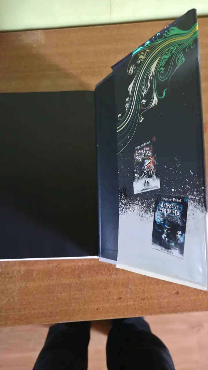 Libro Skulduggery Pleasant Detective Esqueleto - 4