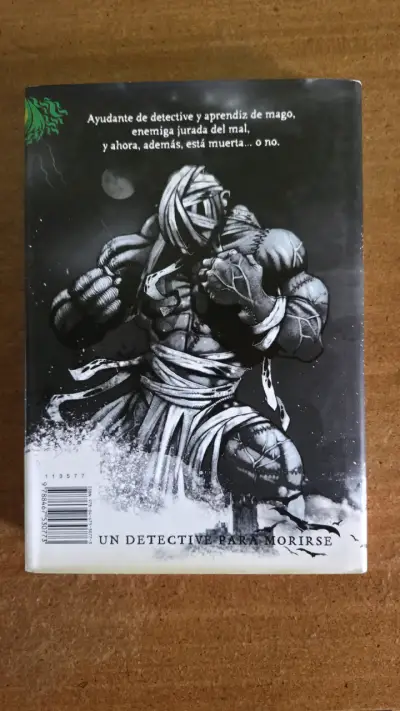 Libro Skulduggery Pleasant Detective Esqueleto - miniatura 5