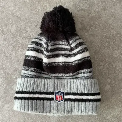 Gorro New Era Raiders NFL Pompon Gris y Negro - miniatura 3