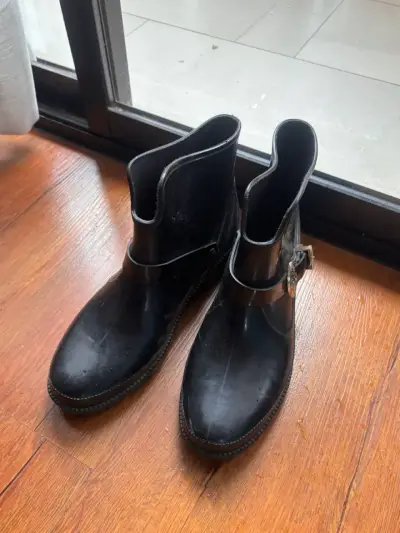 Botas de cuero negras para mujer de afuera - miniatura 1