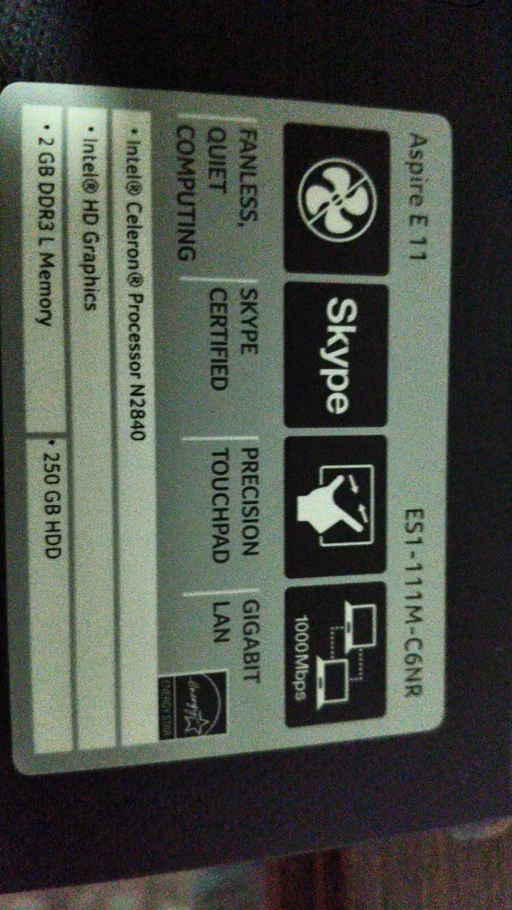 Notebook Acer Aspire E11 con Intel Celeron - 3