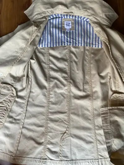 Trench coat beige GAP niño (a) - miniatura 5