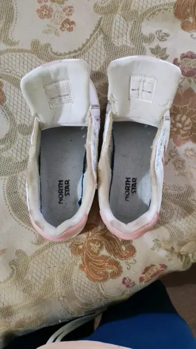 Zapatillas blancas North Star con detalles rosados - miniatura 1