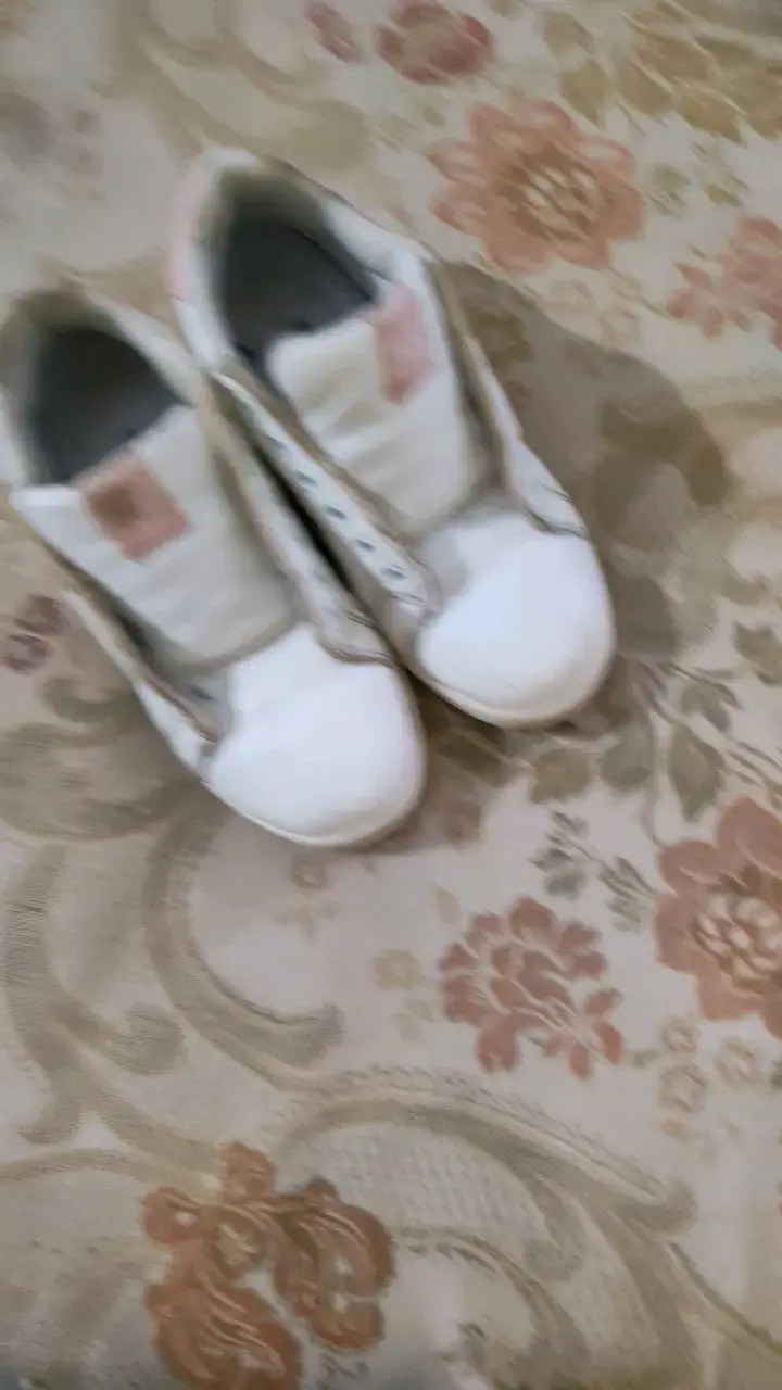 Zapatillas blancas North Star con detalles rosados - 2