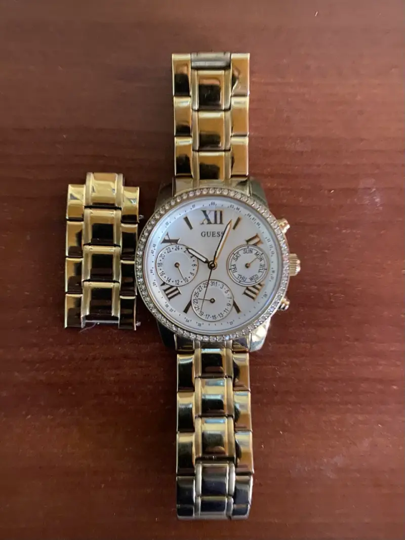 Reloj Guess dorado con cronógrafo para hombre - 2