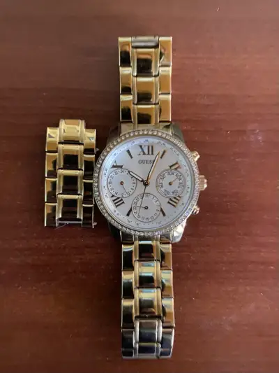 Reloj Guess dorado con cronógrafo para hombre - miniatura 2