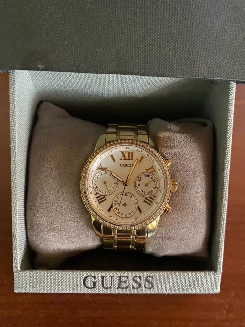 Reloj Guess dorado con cronógrafo para hombre - 5