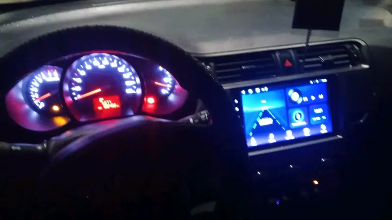 Auto Kia Rio 2013 en buen estado - 4