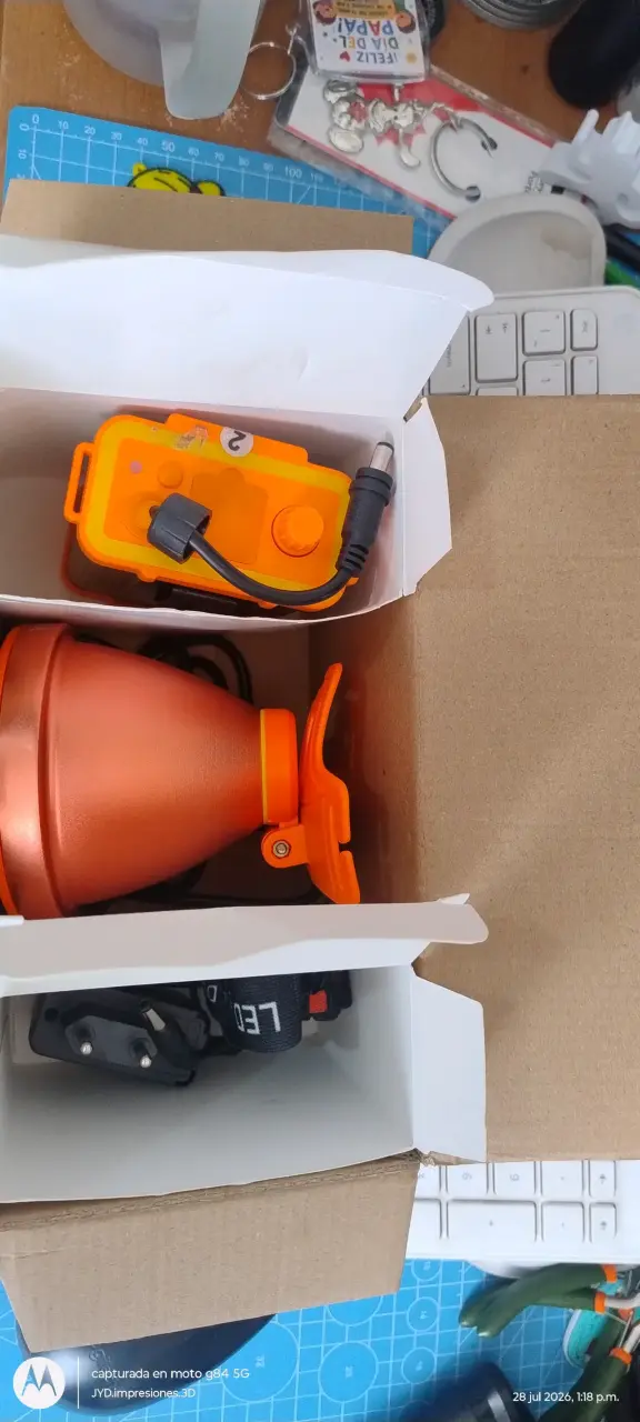 Linterna LED recargable Defensor 79-35 - 3