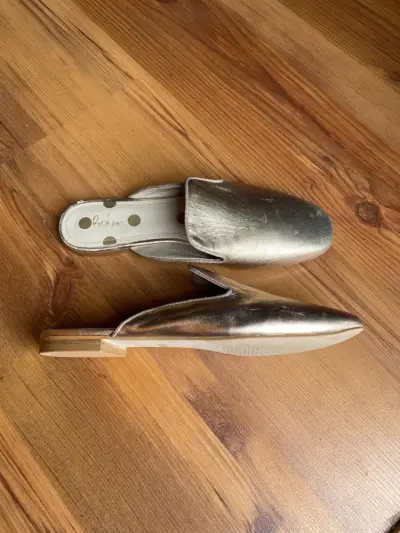 Mules dorados de cuero Boden para mujer - miniatura 1
