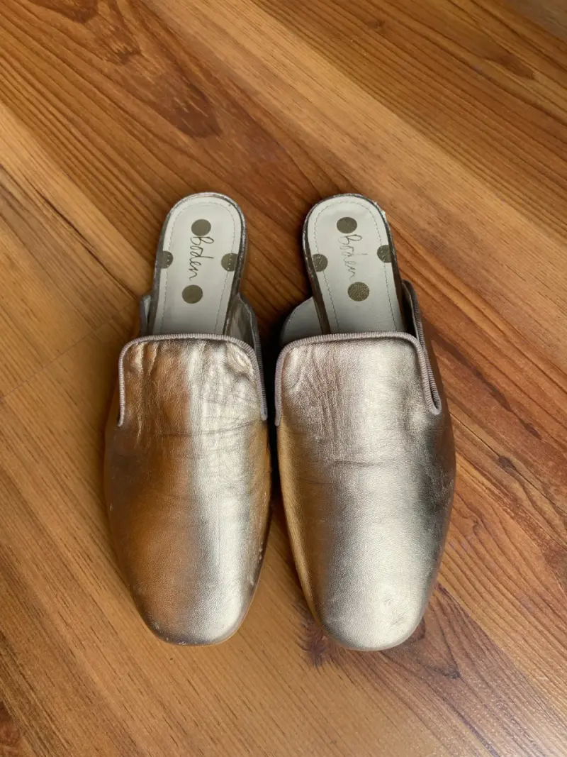 Mules dorados de cuero Boden para mujer - 3