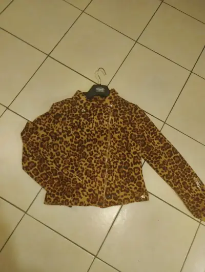 Chaqueta de mujer con estampado animal print - miniatura 1