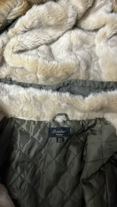 Parka verde con capucha de piel sintética para mujer - miniatura 3