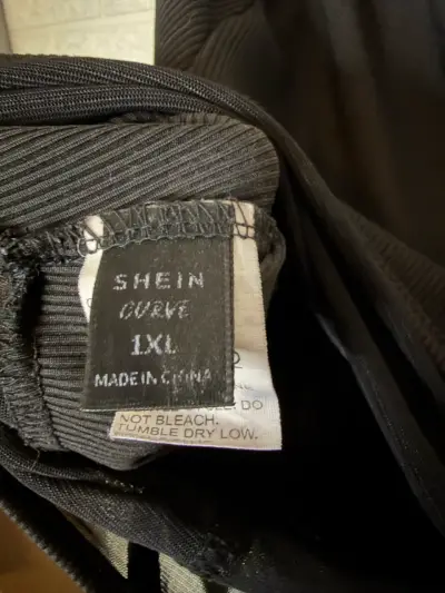 Top negro con transparencia SHEIN - miniatura 6