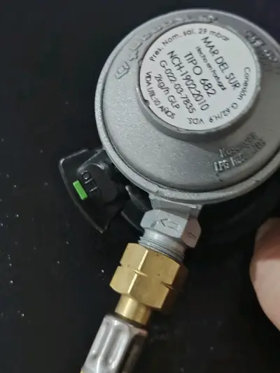 Estufa a gas Kendal con balón Gasco - miniatura 5