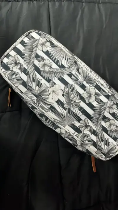 Bolso organizador de viaje con diseño floral - miniatura 3