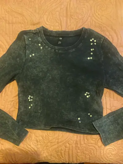 Polera manga larga con detalles brillantes - miniatura 1