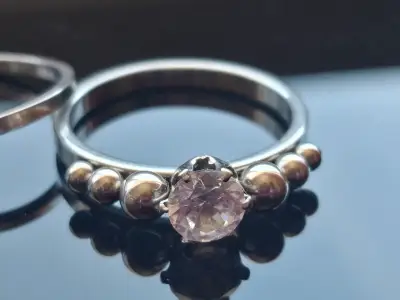 Set de anillos de plata con piedras brillantes - miniatura 2