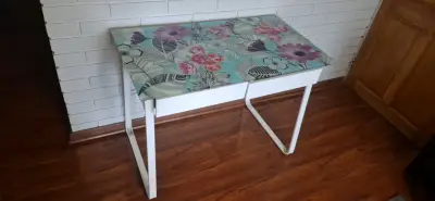 Escritorio con cubierta floral de vidrio - miniatura 1
