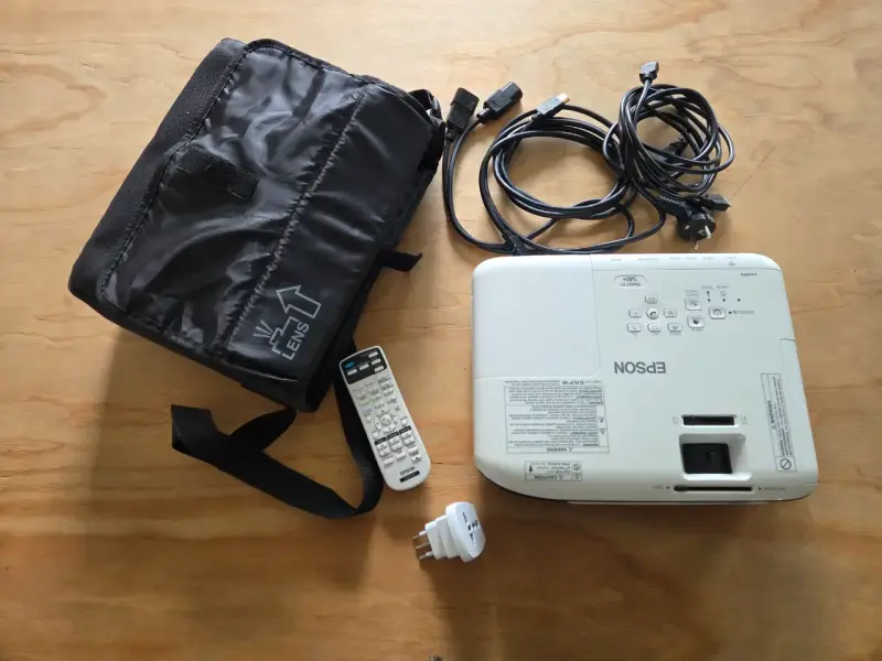 Proyector Epson PowerLite S41+ HDMI - 3