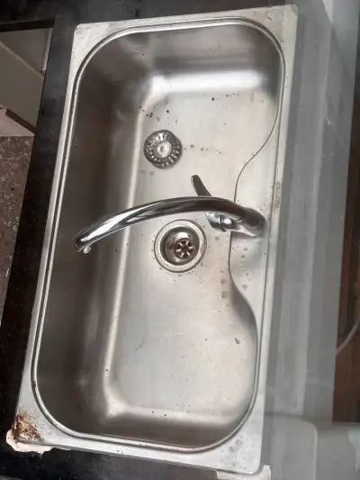 Lavaplatos de acero inoxidable con grifo - miniatura 1