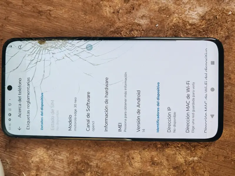 Smartphone con pantalla dañada para repuestos - 4