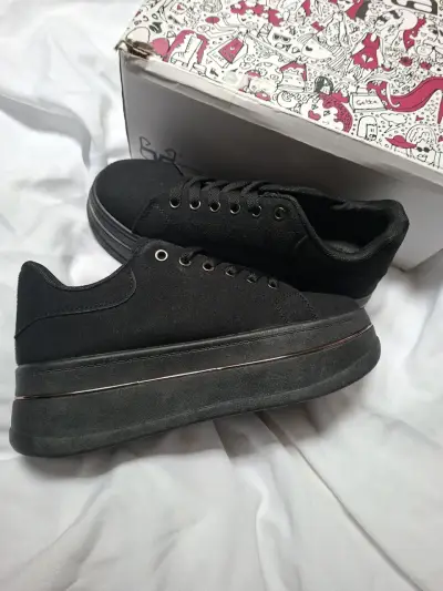 Zapatillas plataforma negras para mujer - miniatura 1