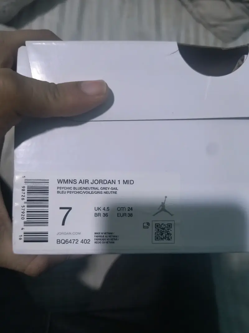 Zapatillas Nike Air Jordan blancas y celestes - 6