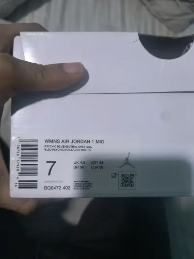 Zapatillas Nike Air Jordan blancas y celestes - miniatura 6