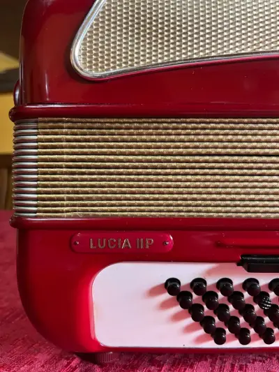 Acordeón Hohner Lucia II P - miniatura 3