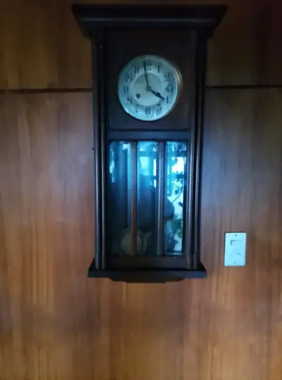 Reloj de pared antiguo de madera - miniatura 2