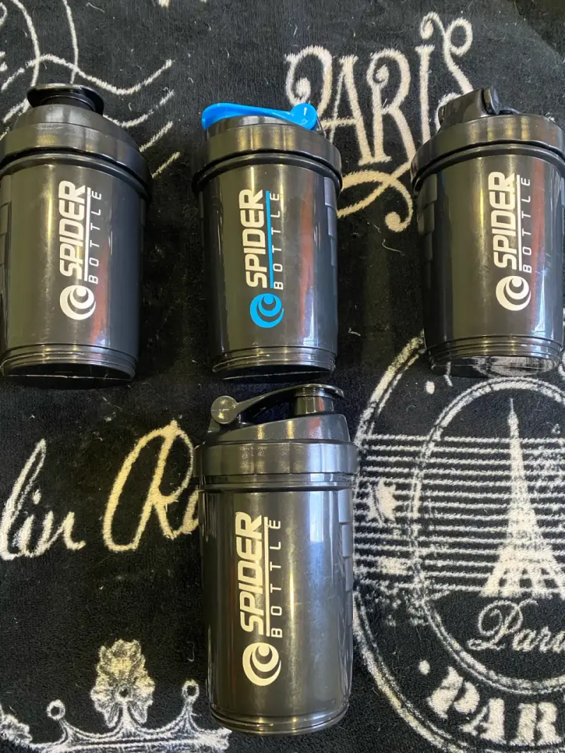 Shaker Spider Bottle con compartimentos - 2