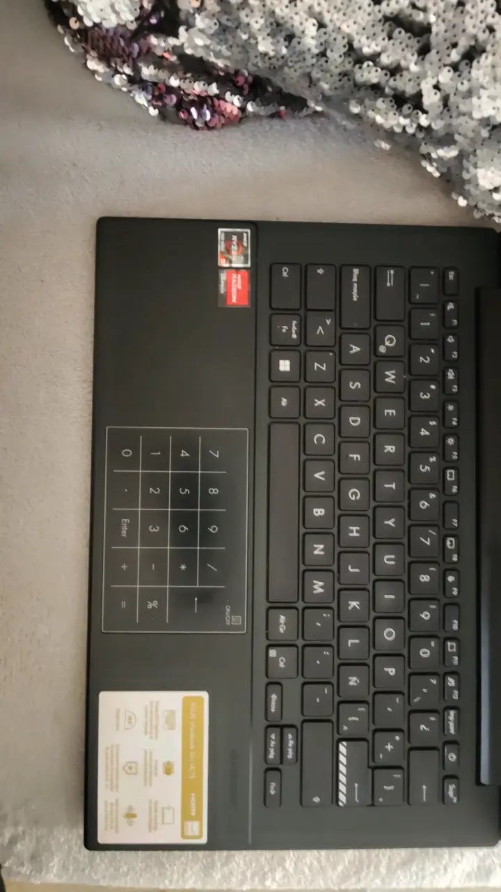 Notebook ASUS VivoBook con teclado numérico - 2