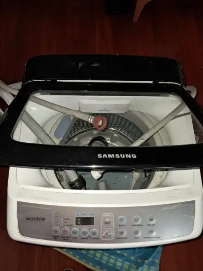 Lavadora Samsung Wobble Technology en buen estado - miniatura 1