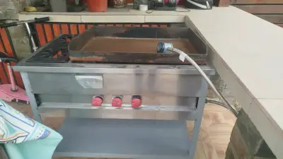 Plancha de cocina a gas con quemadores - miniatura 1