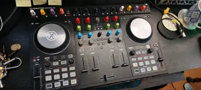 Controlador Traktor Kontrol S4 mk2 con flight case - miniatura 3