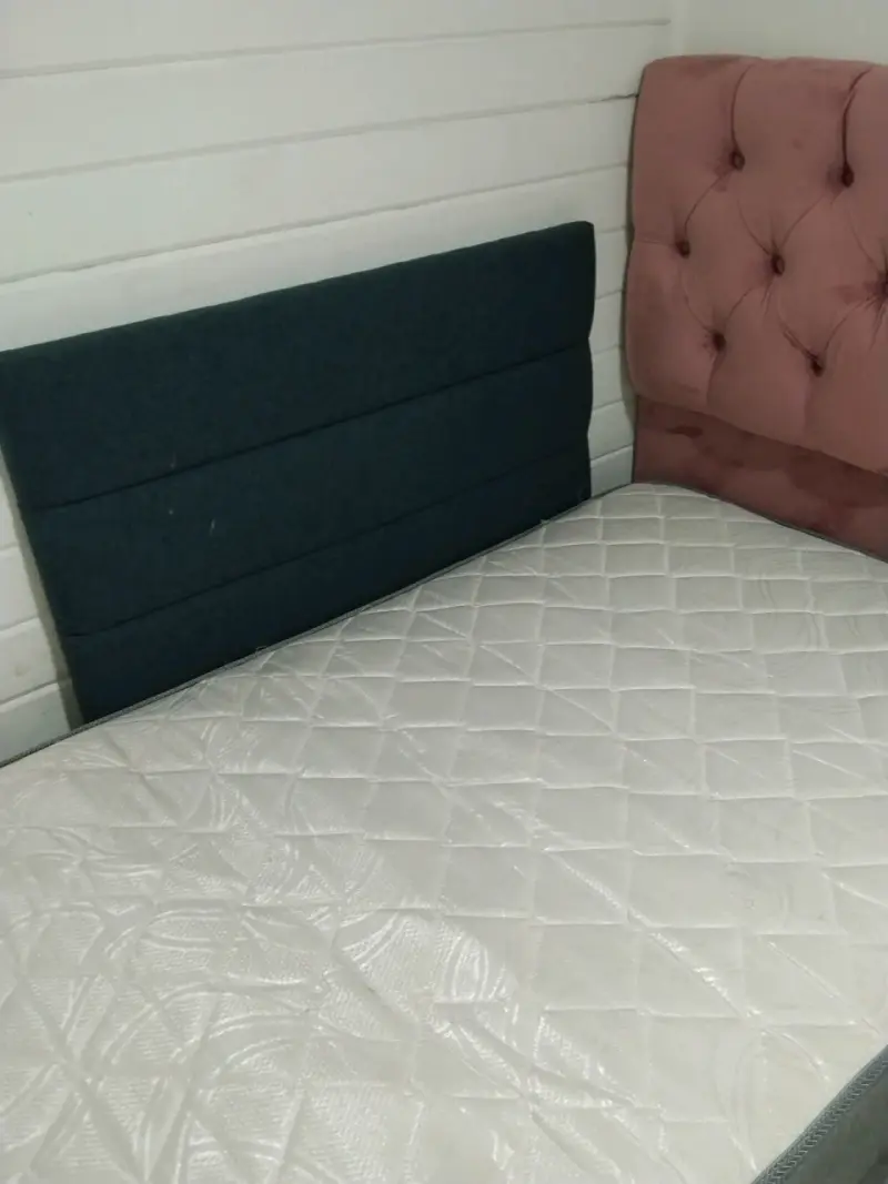 Cama de 1,5plazas con colchón y respaldo acolchado - 3