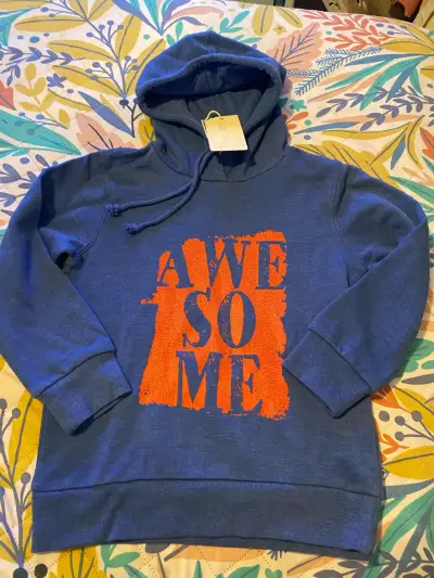 Polerón azul marca YAMP estampado rojo  'Awesome' - miniatura 1
