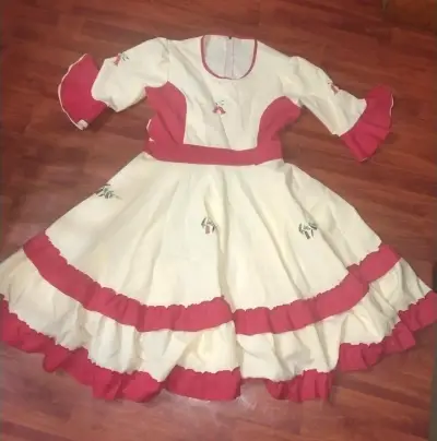 Vestido de baile folclórico con enaguas - miniatura 1
