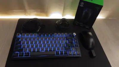 Teclado Corsair K65 plus 75%  + Razer V3Pro - miniatura 1
