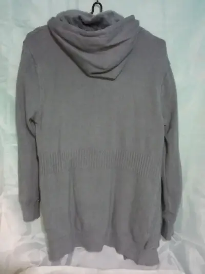 Chaqueta de lana gris con capucha para mujer - miniatura 2
