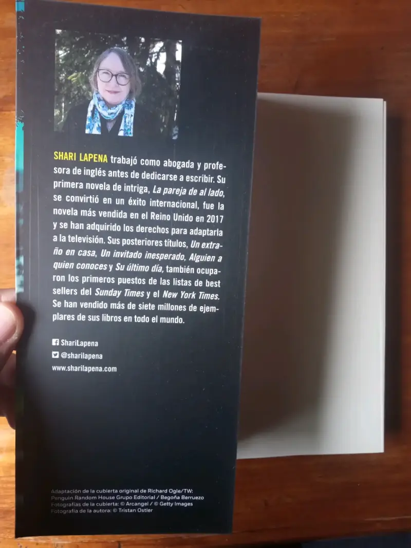 Una Familia No Tan Feliz, Shari Lapena. Libro. - 3