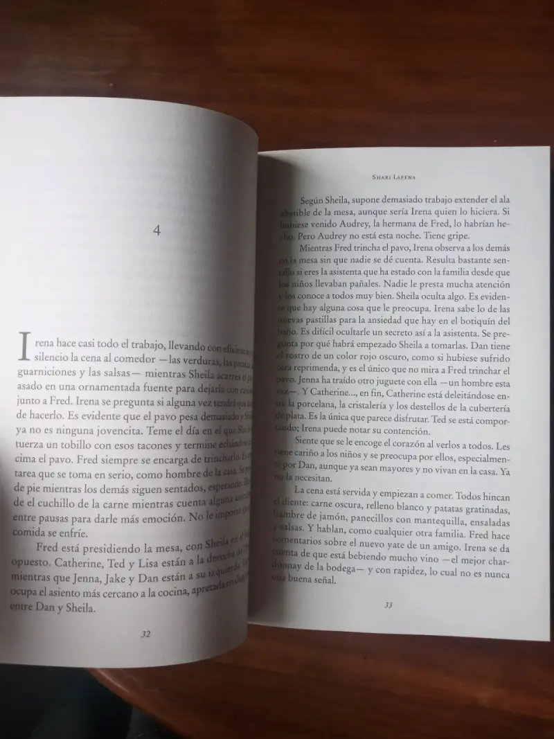 Una Familia No Tan Feliz, Shari Lapena. Libro. - 6